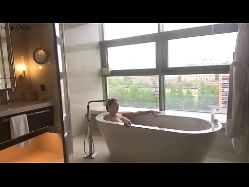 ❤️ Ogromna laska namiętnie waląca sobie cipkę w łazience ❌ Sex video at pl.pornokey.ru ❌❤